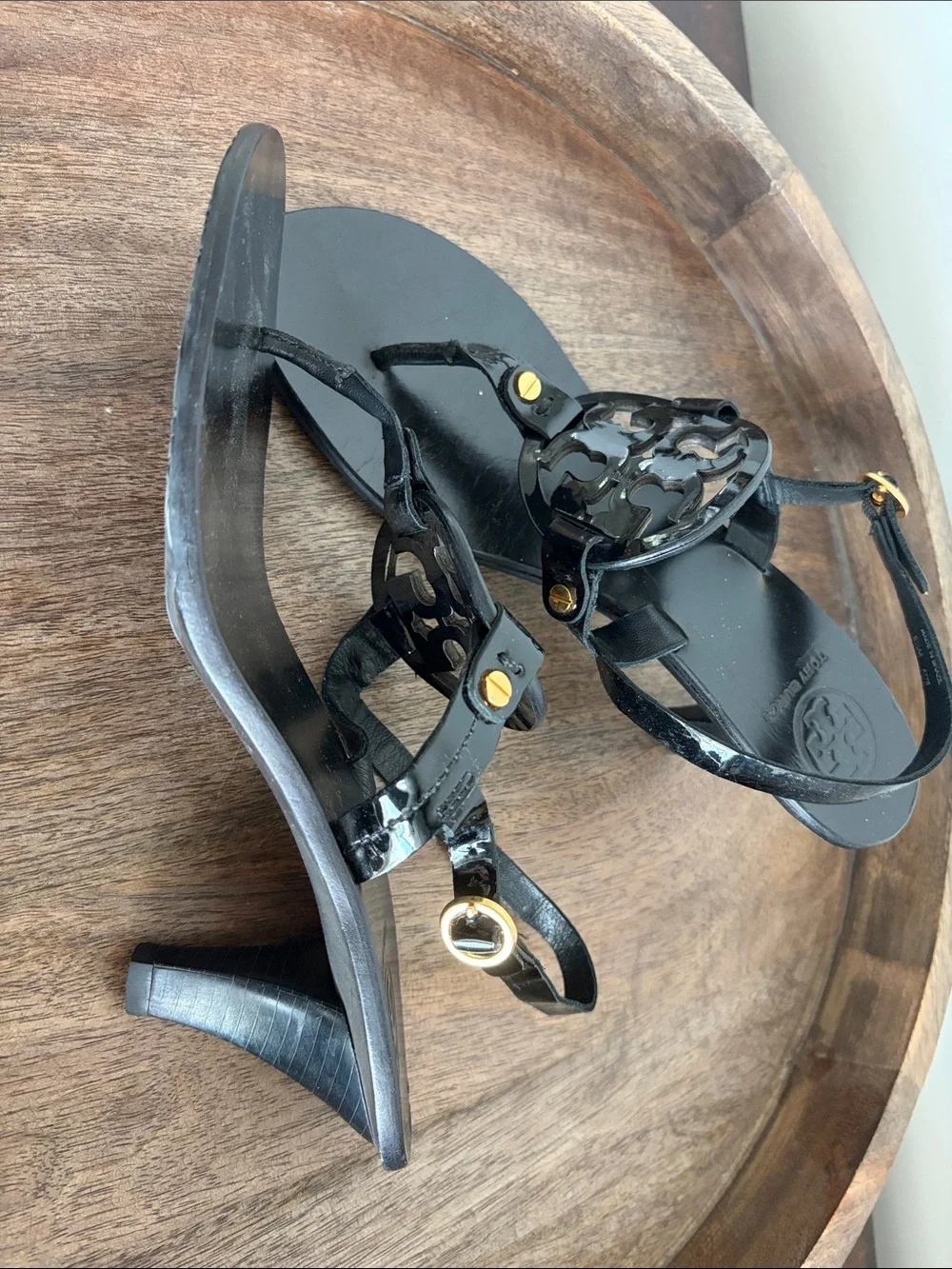 Tory Burch Black Patent Leather Logo Thong Kitten Heel Sandals